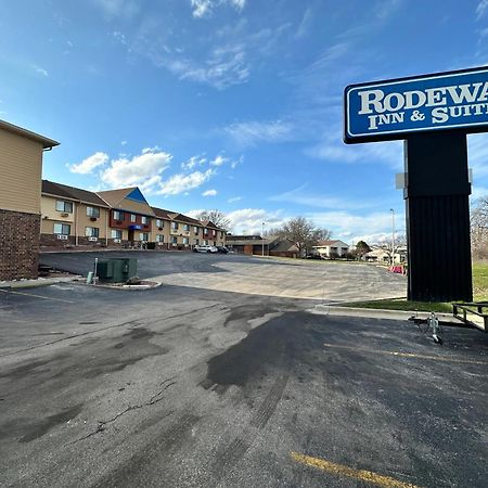 Rodeway Inn & Suites Madison East Eksteriør billede