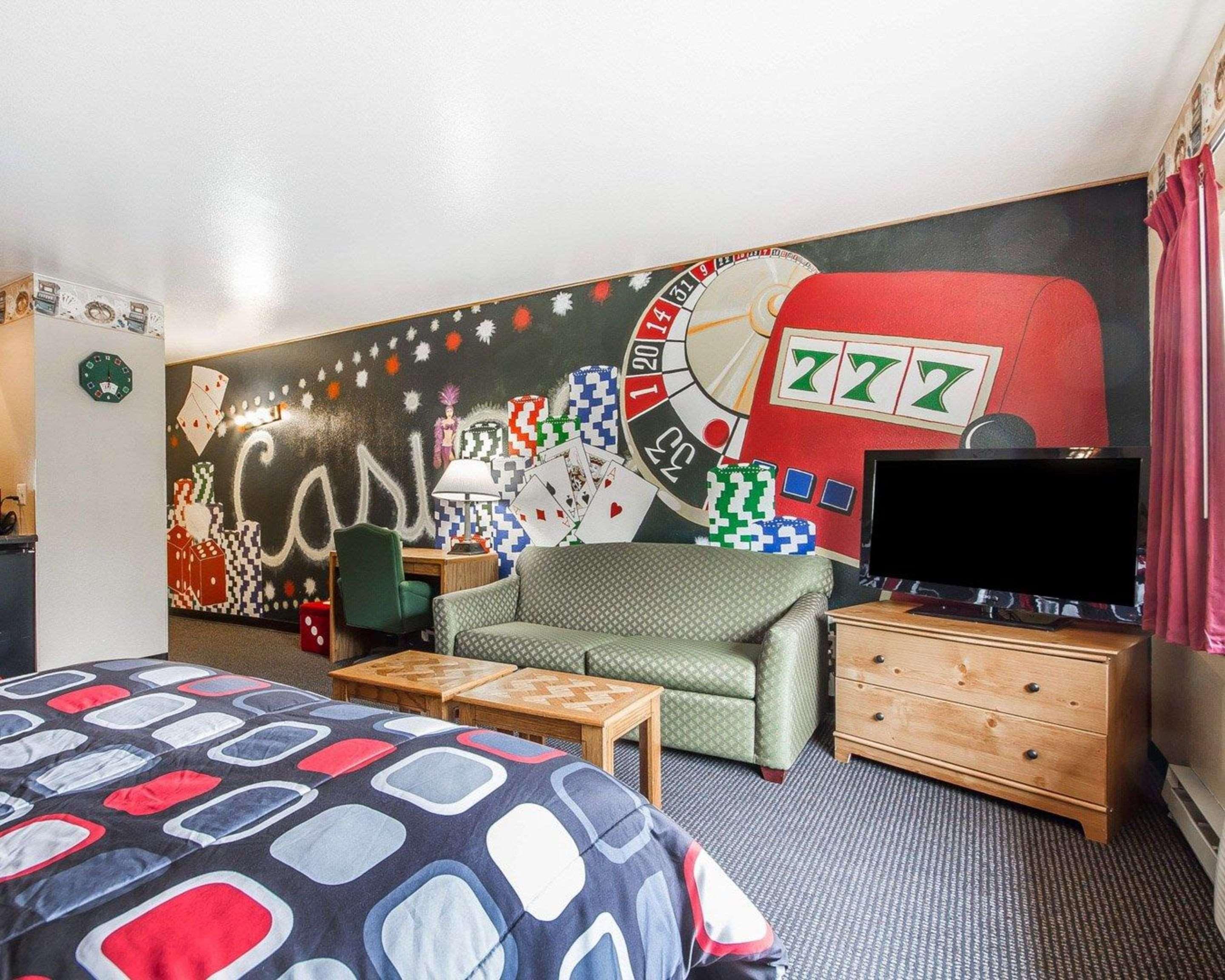 Rodeway Inn & Suites Madison East Eksteriør billede
