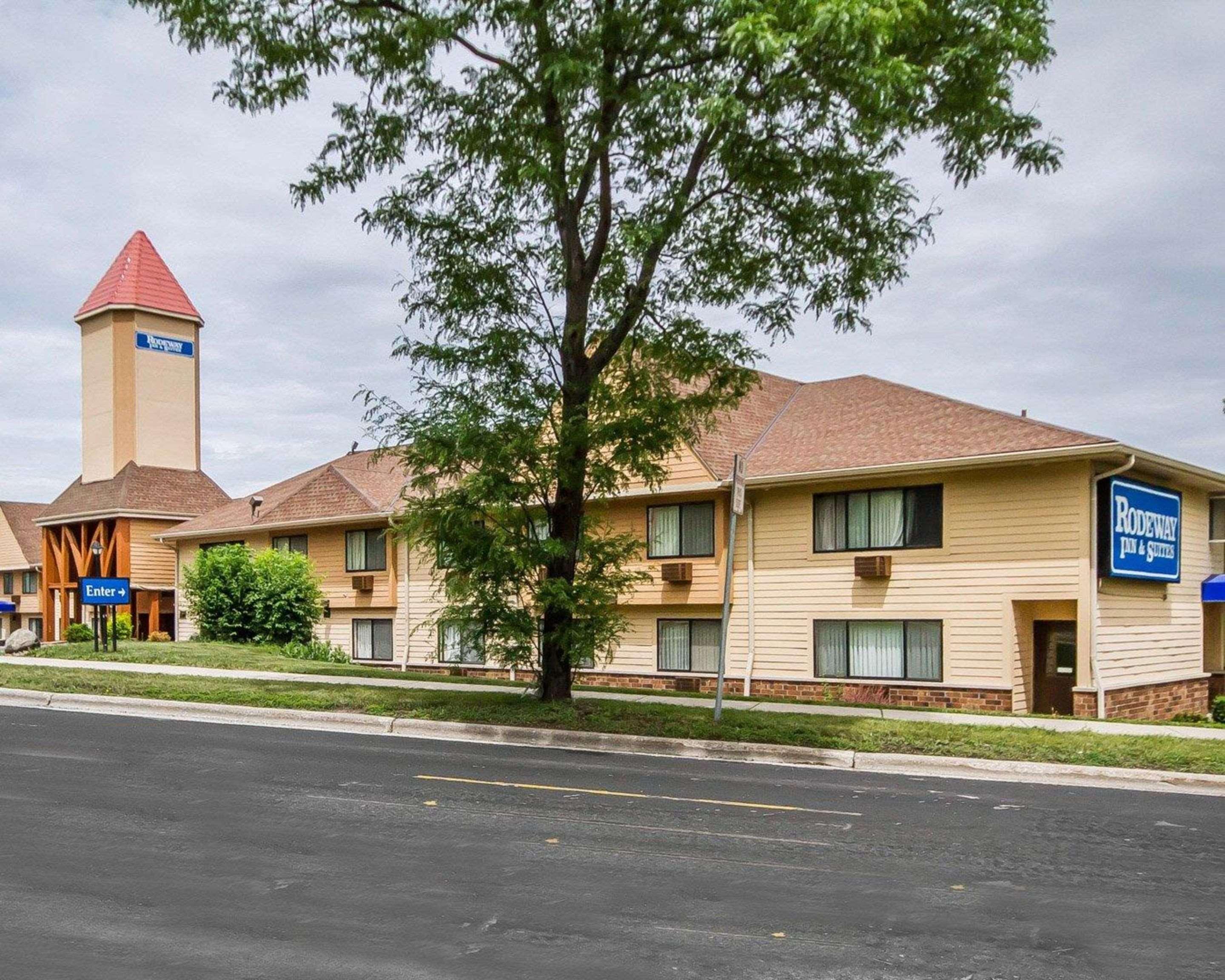 Rodeway Inn & Suites Madison East Eksteriør billede
