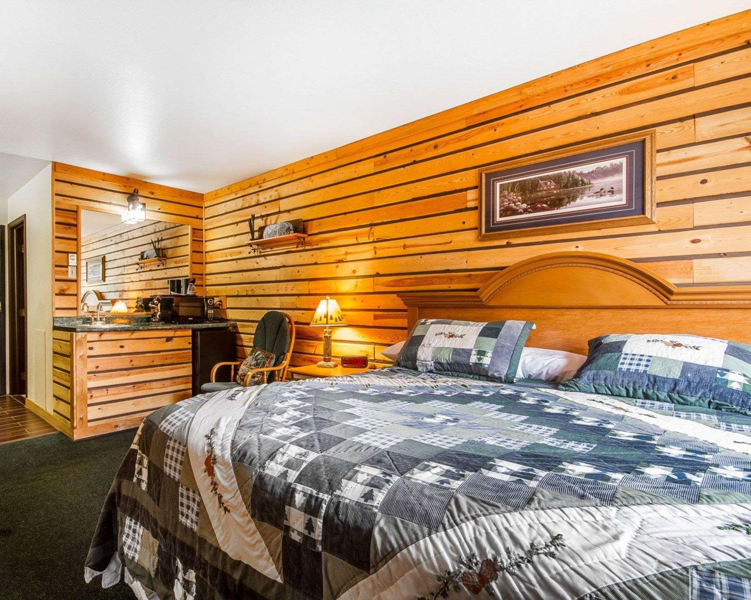 Rodeway Inn & Suites Madison East Eksteriør billede