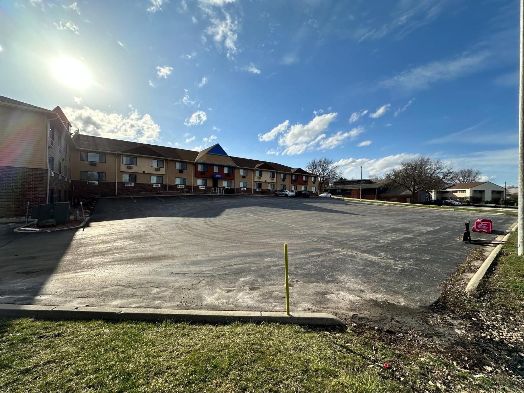 Rodeway Inn & Suites Madison East Eksteriør billede