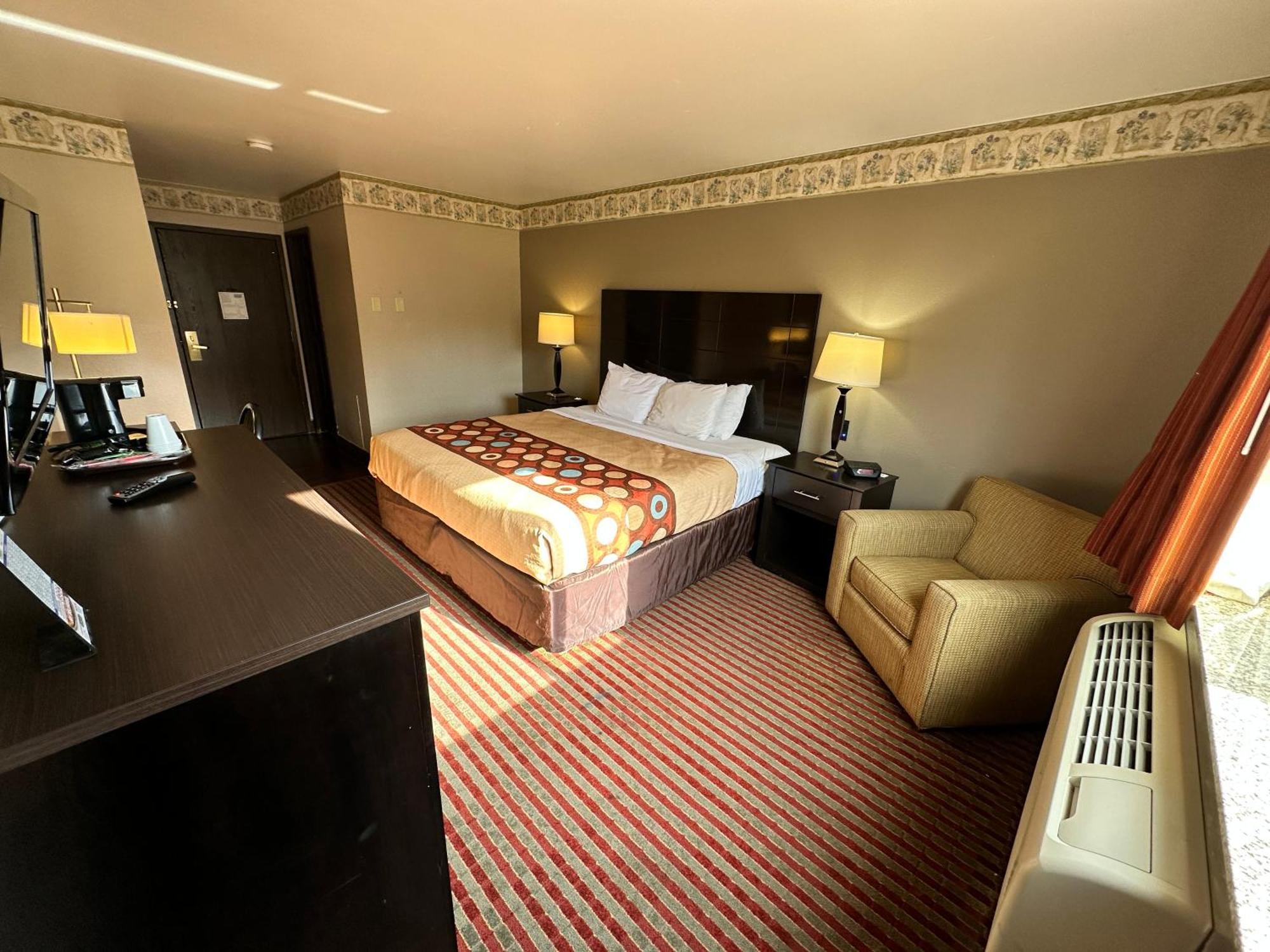 Rodeway Inn & Suites Madison East Eksteriør billede
