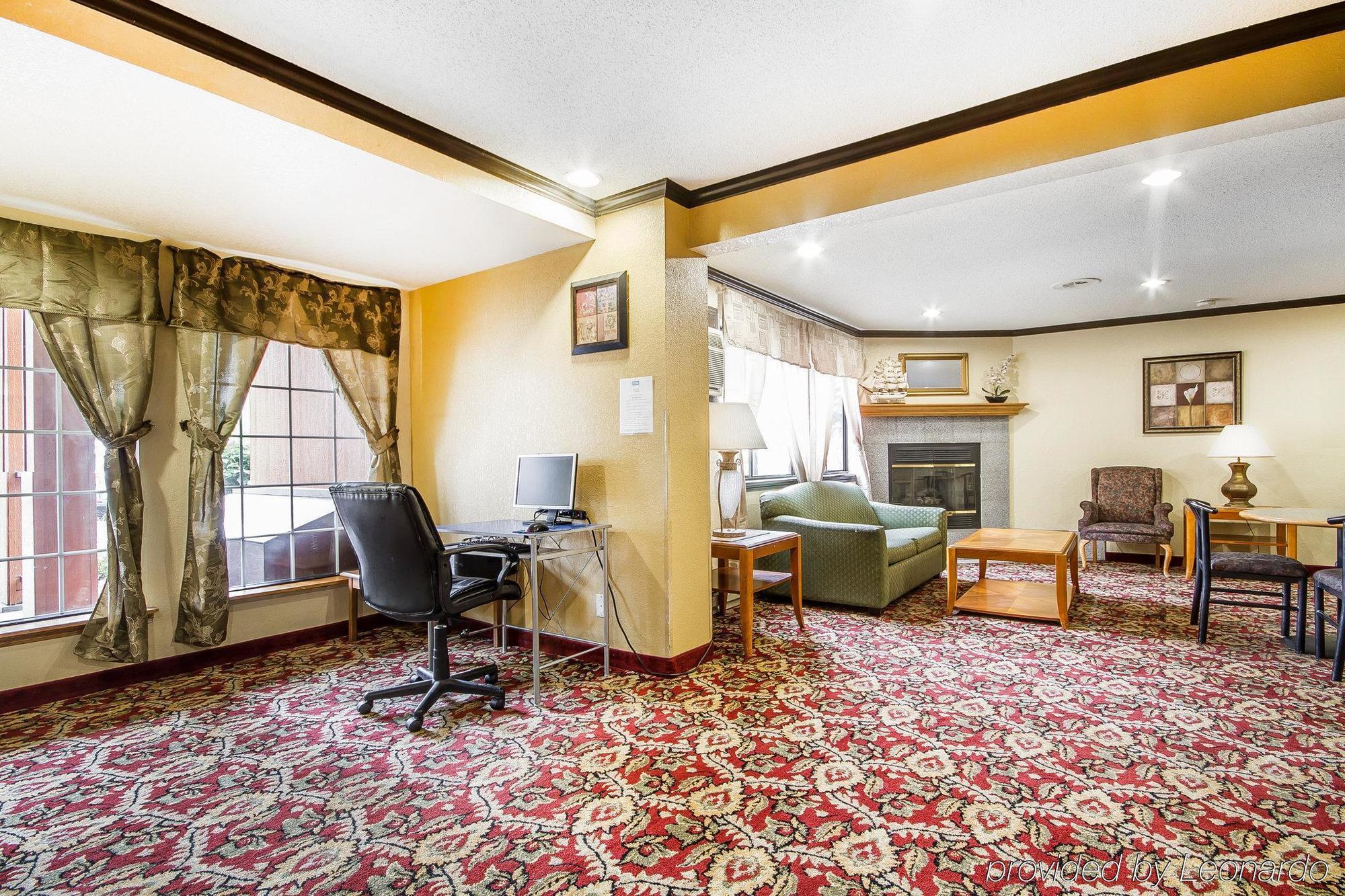Rodeway Inn & Suites Madison East Eksteriør billede