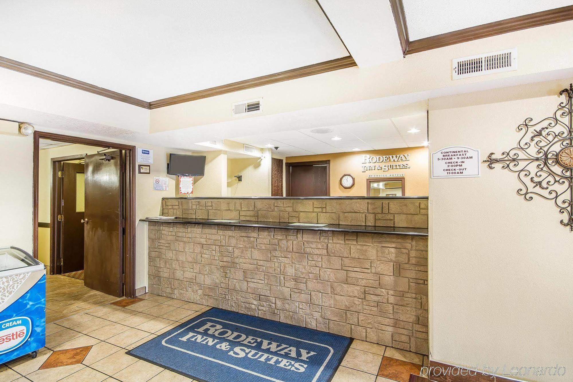 Rodeway Inn & Suites Madison East Eksteriør billede