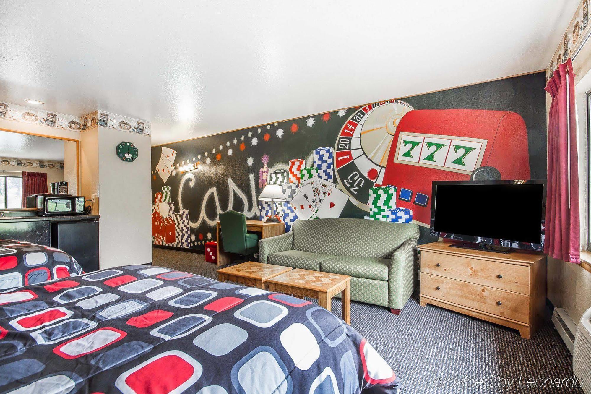 Rodeway Inn & Suites Madison East Eksteriør billede